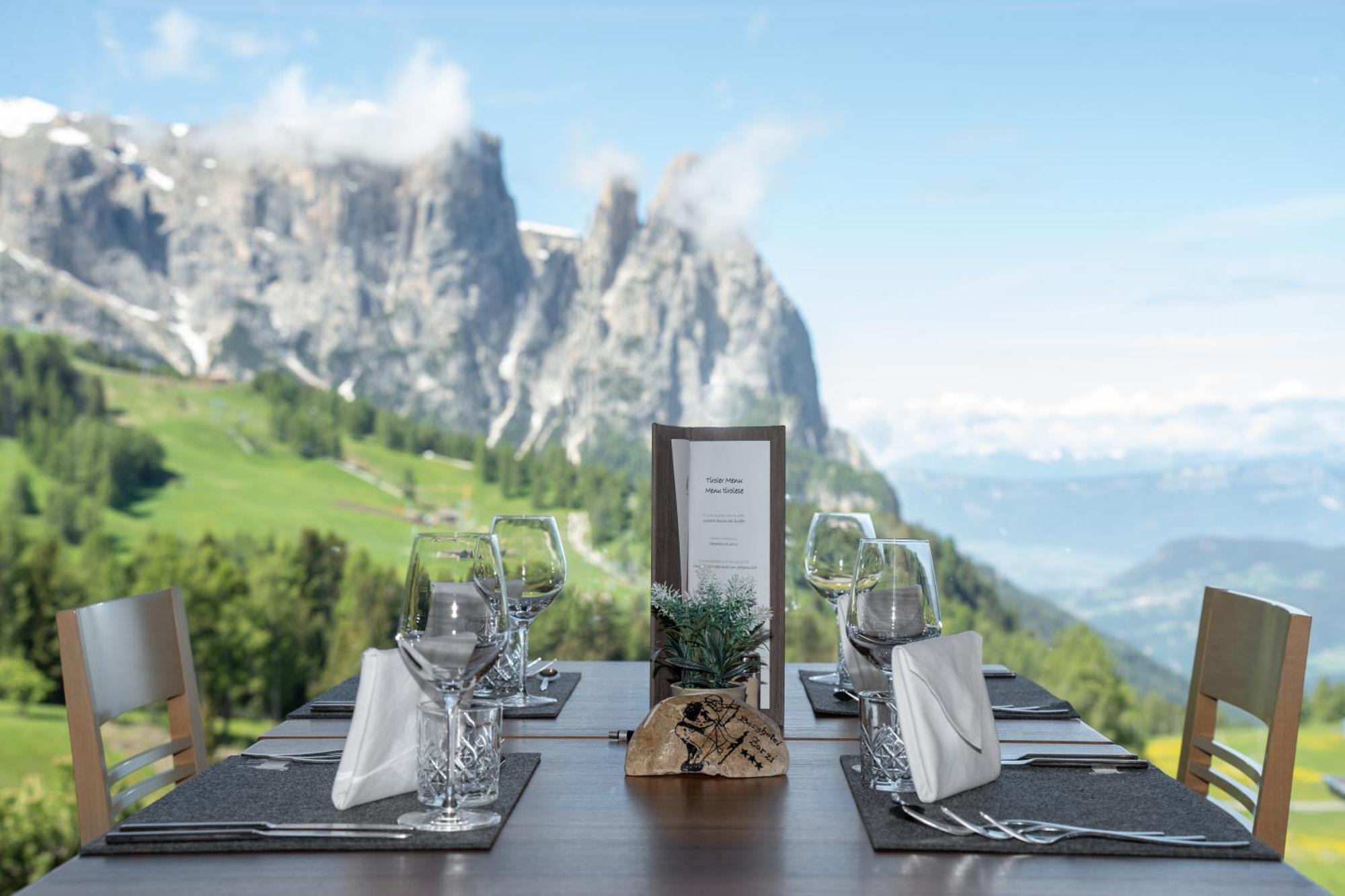 Berghotel Zorzi Alpe Di Siusi Eksteriør billede